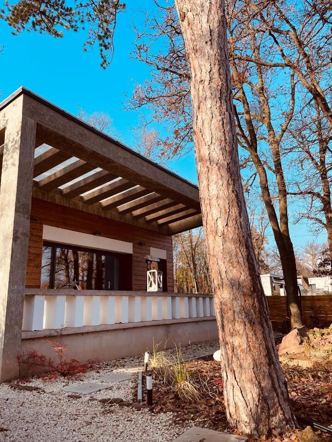 Pine-Wood Resort Balatonalmadi Exterior photo